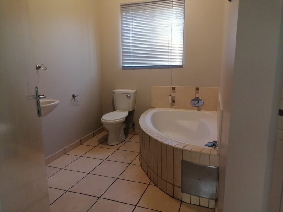 To Let 3 Bedroom Property for Rent in Waterval East North West